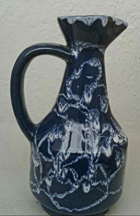 Нов поднос и Три нови халби за бира иНова порцеланова Чаша на столче к