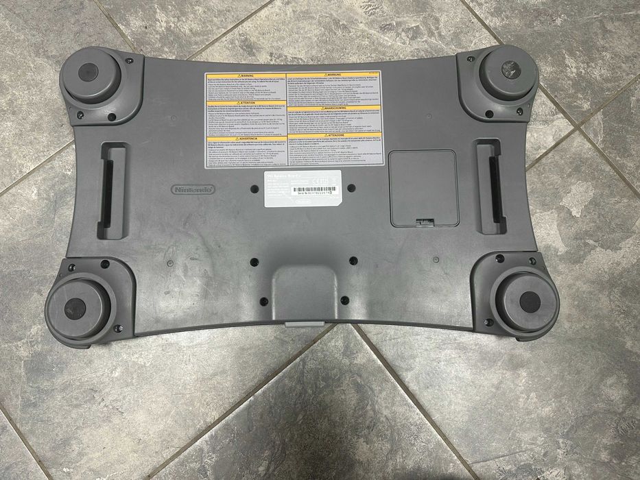 Nintendo Wii Balance Board + играта Wi Fit