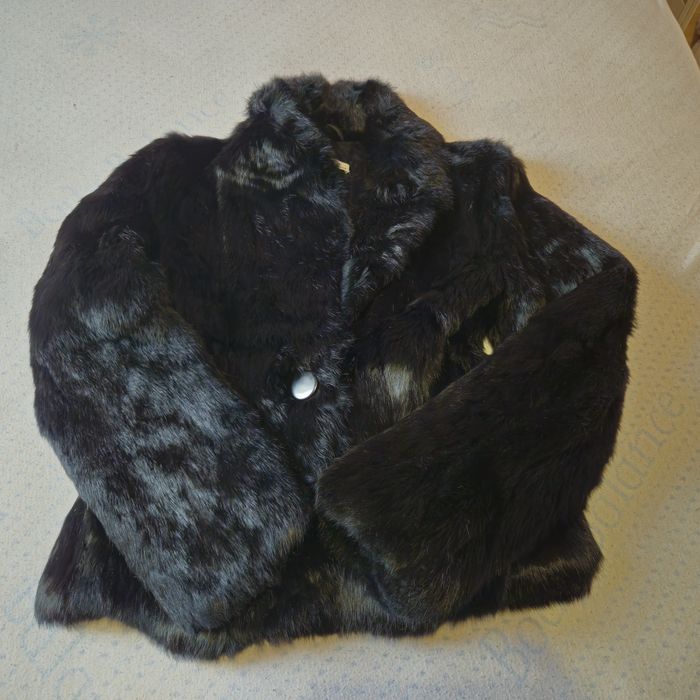 Естествен косъм заек .
Цена 150 лв.