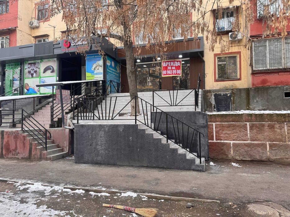 Продается Фархадский Корзинка Площадь 70 м. Фасад 6 метров