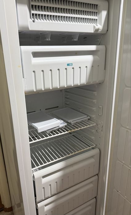 Продам морозильную камеру