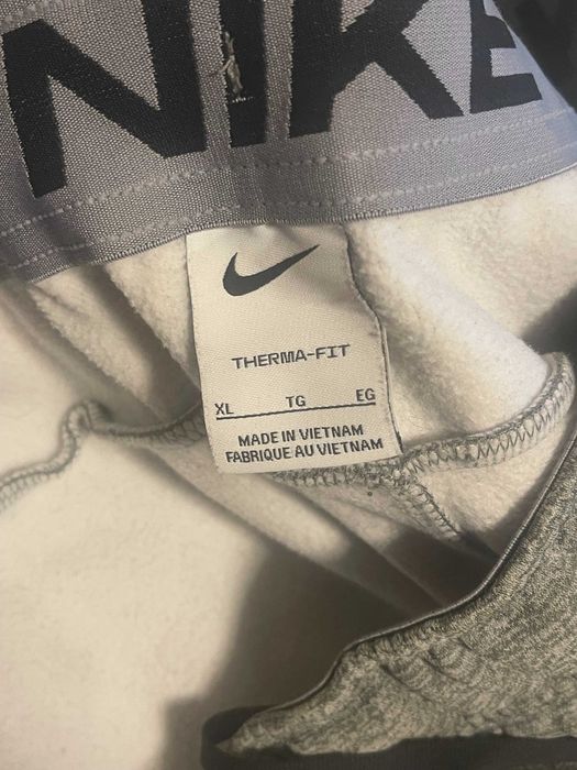 Анцуг Nike (долнище и суитшърт)