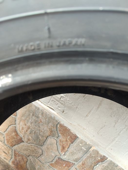 Шины две штуки бу