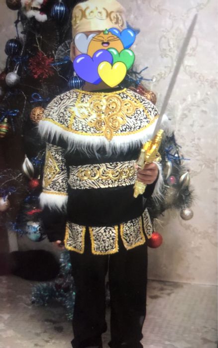 Продам костюм новогодний батыра