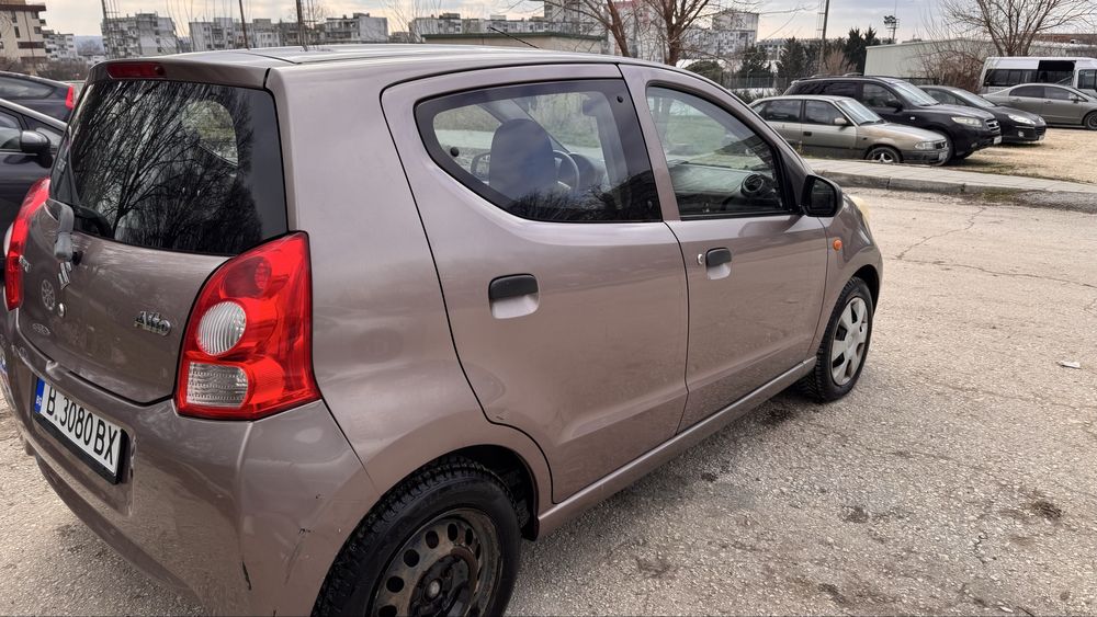 Продавам Suzuki Alto 1.0, 68 к.с с работещ климатик