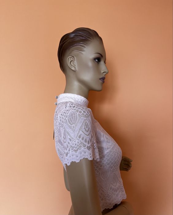 Guess бял топ, нов