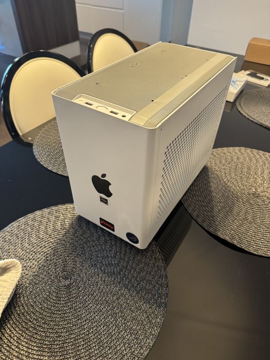 Cooler Master NR200P White Mini-ITX – modificată pentru 3x radiator 240 mm