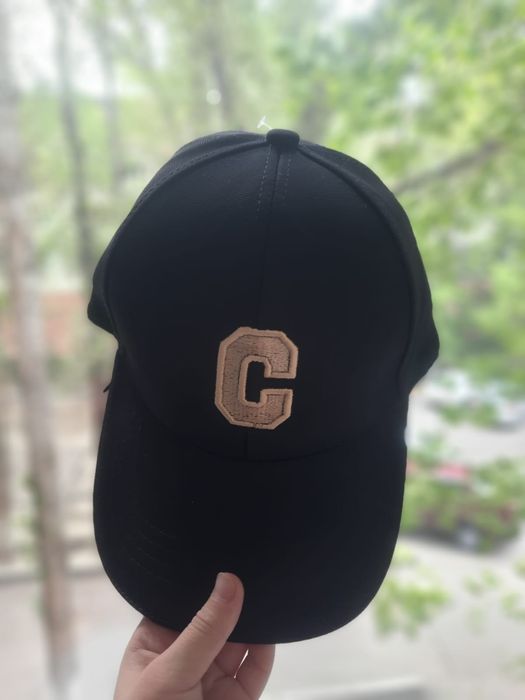 Кепки новые белые, черные