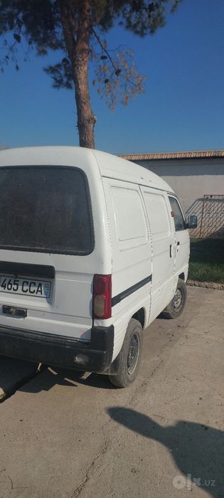 Damas van 2011  sotiladi