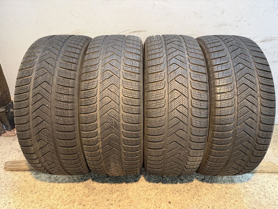 Гуми 235/45/19 PIRELLI Sottozero Winter RUN FLAT