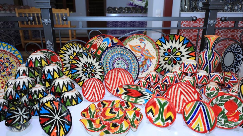 Rishton Atlass Tovoqlari