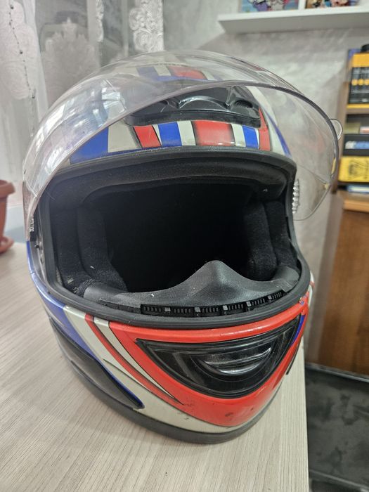 Мотошлем в хорошем состоянии.