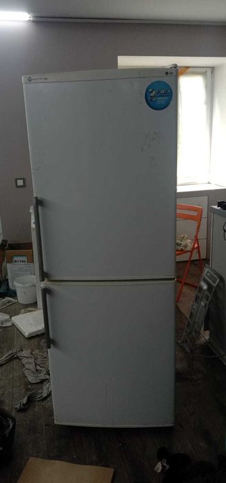 Продам холодильник 50000 тг