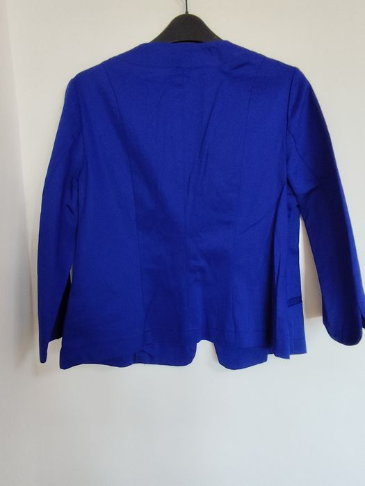 Malina, Blazer sacou nou
