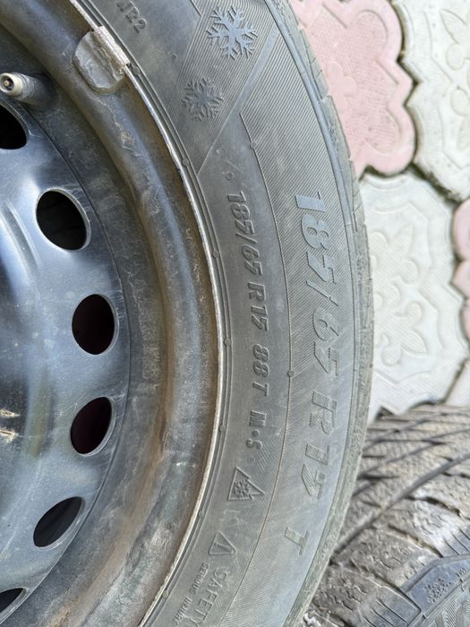 Продам диски R15 с зимними шинами