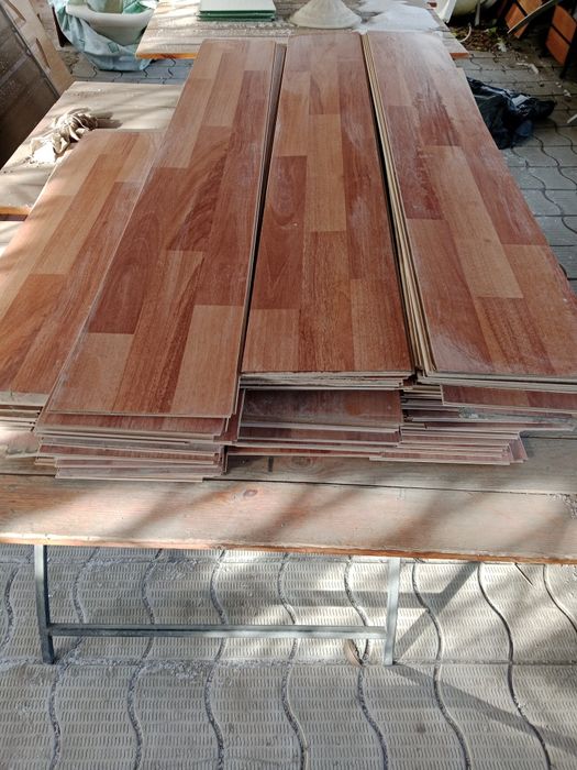 Продам ламинат в хорошем состоянии