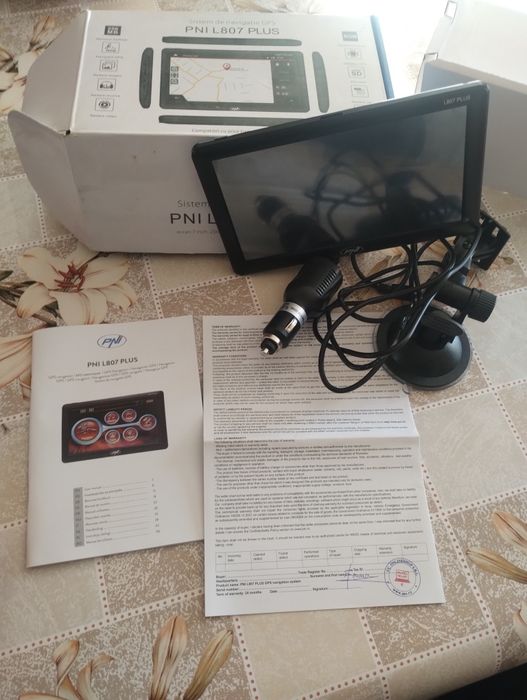 Vând GPS PNI L807 plus pentru camion,autocar,dube și mașini mici