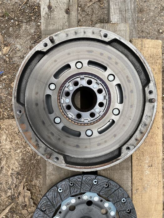 Маховик/съеденител/ за Toyota Avensis 2.0D4D/116kc