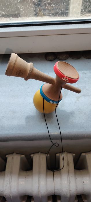 Tama kendama de broken shape tracker galben nouă