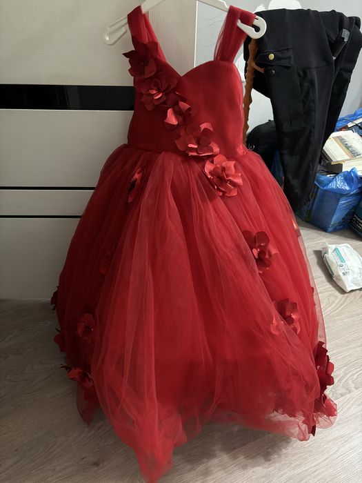 Красивое платье для девочки 5 лет