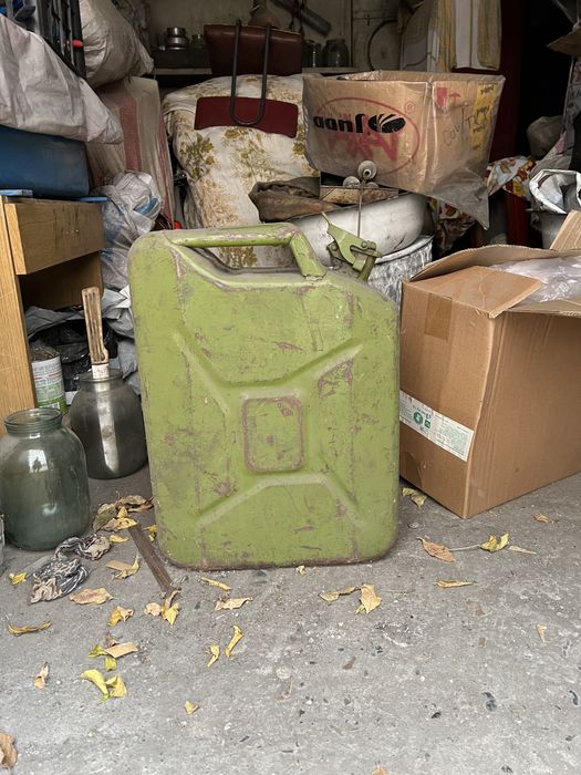 Продам канистры для бензина