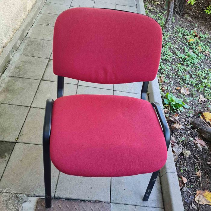 Офис стол посетителски