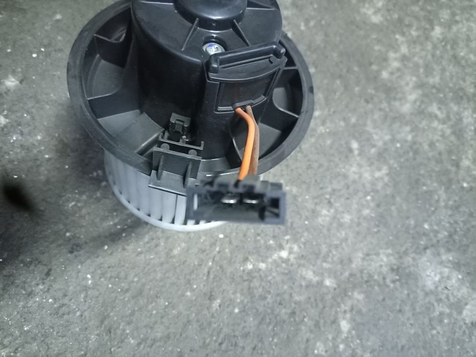 Моторчик печки Ниссан