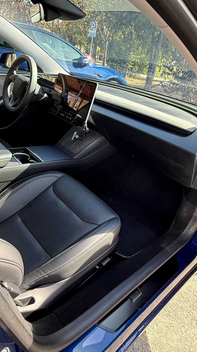 TESLA Model 3 2024 — imagine 5