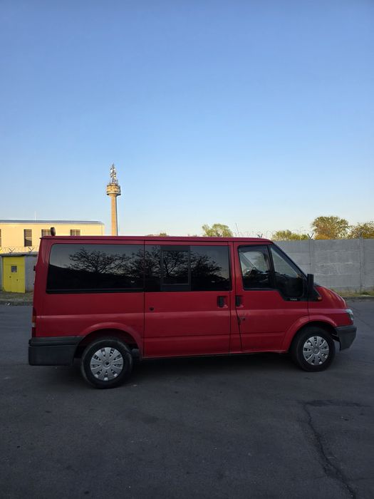 Vand Ford Transit de persoane 8+1