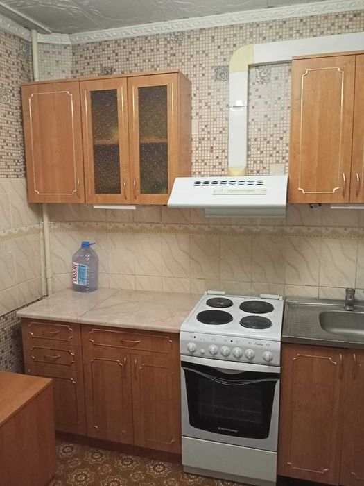 Продам 1 ком квартиру центр .район.  Достык Мол.