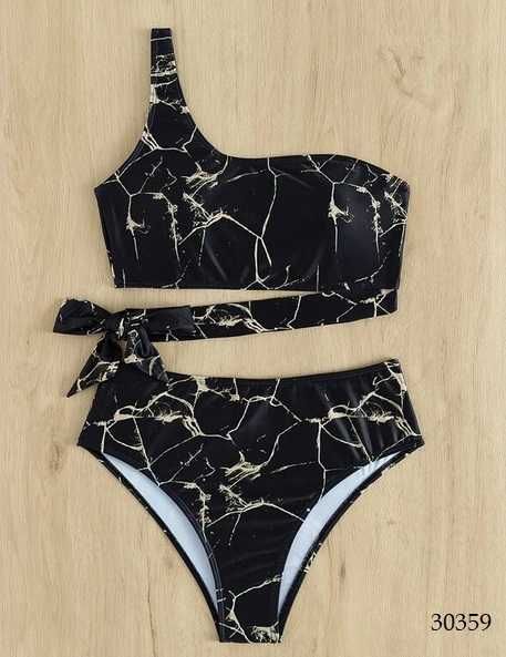 Бански костюм в различни цветове М и л