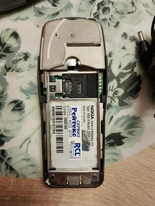 Nokia 3210 за части или ремонт