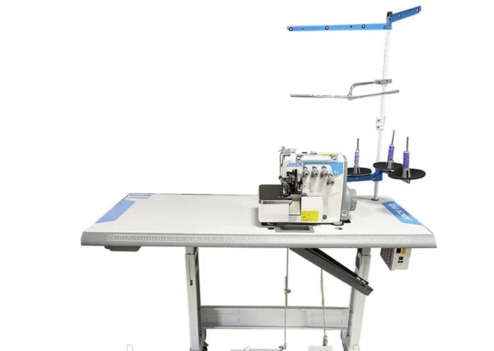 Продам швейная машина оверлок Jack