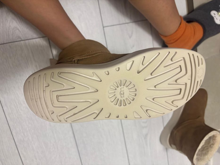 UGG dama mărimea 36