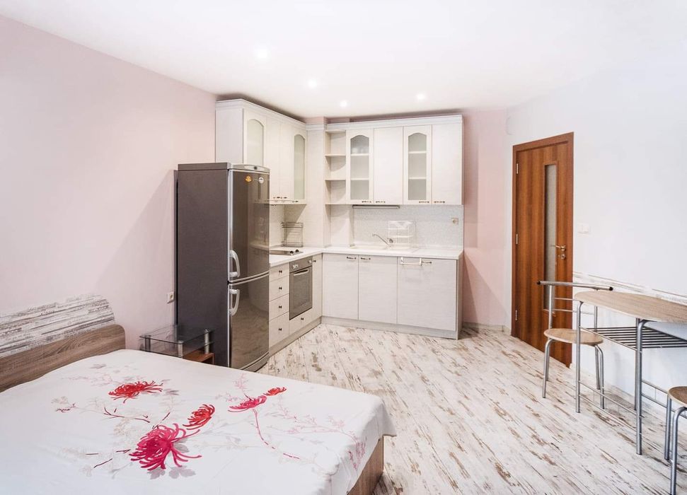 Дава се под наем Едностаен апартамент в Варна, Гръцка махала - 36 кв.м за 402.9 € - Снимка #1