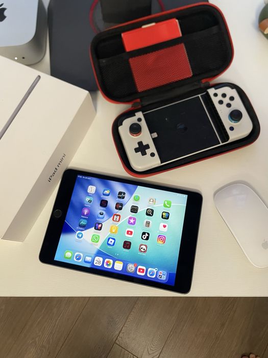 Apple iPad Mini 5, 64GB айпад планшет с джойстиком