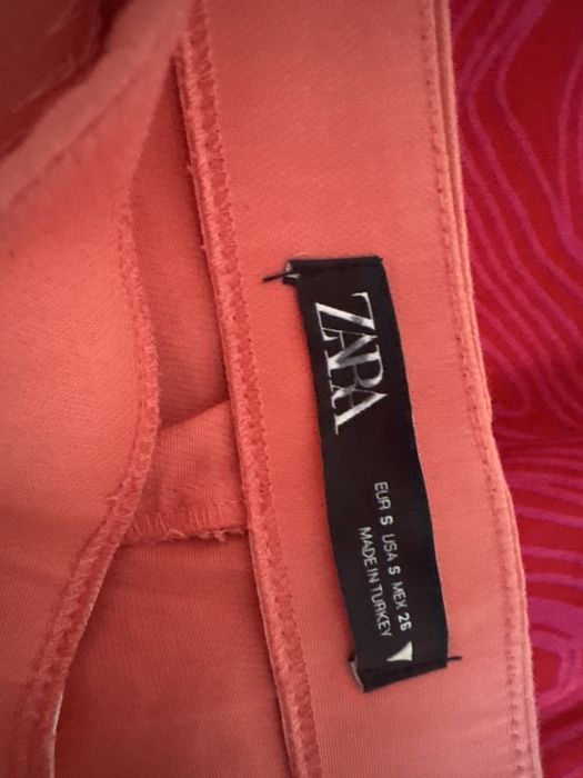 Къса прасковена пола Zara S размер
