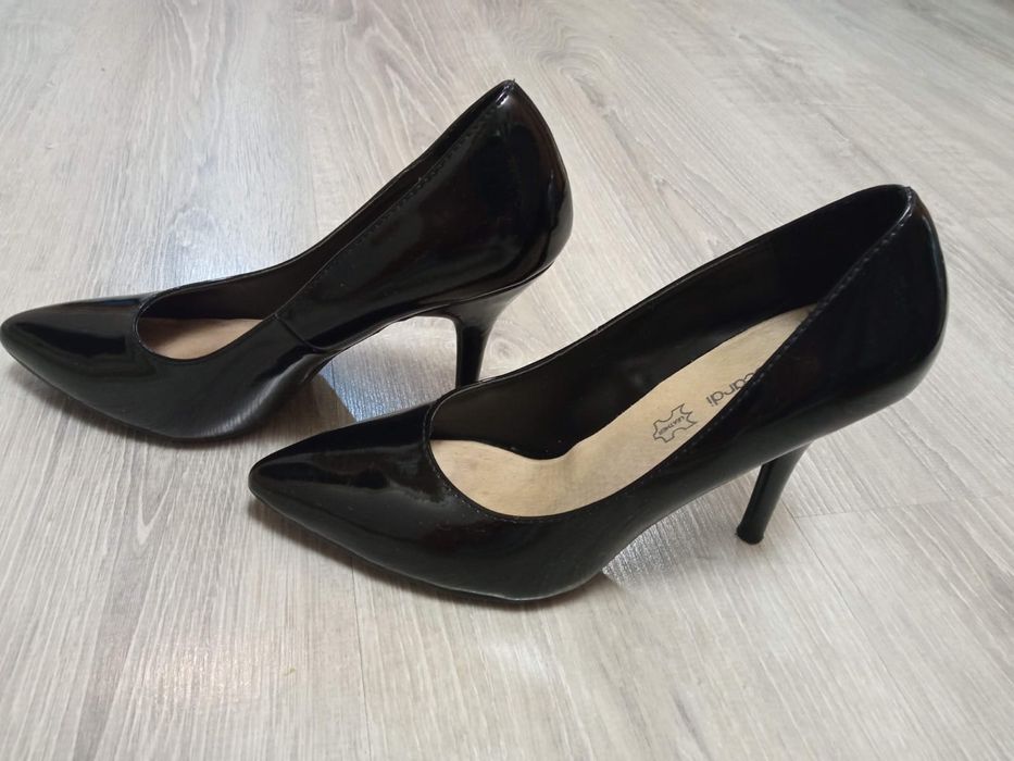 Продам  Женские туфли