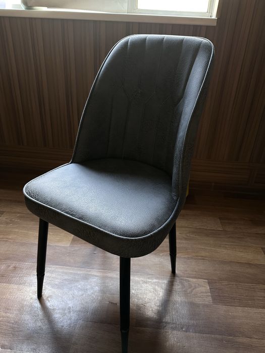 Продается новый стол стул