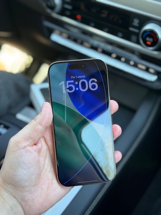 Продам Iphone 16 pro