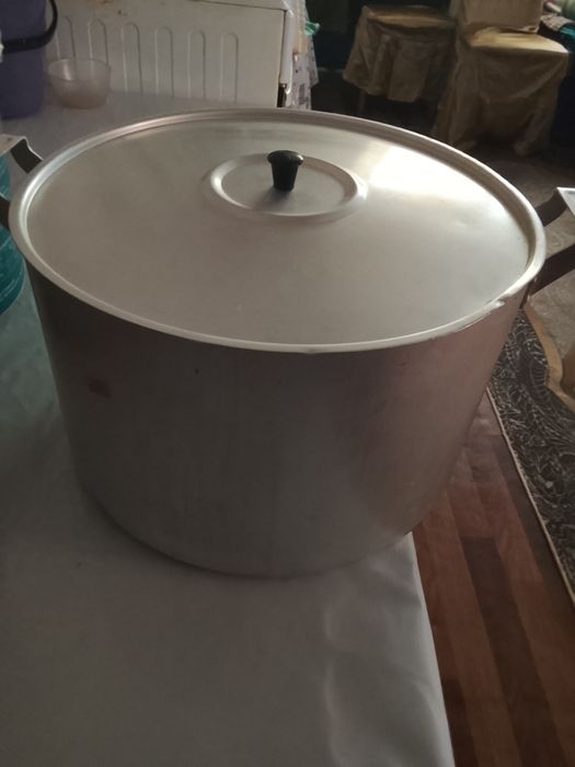 Срочно продам кастрюлю