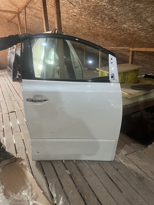 Двери Toyota Alphard