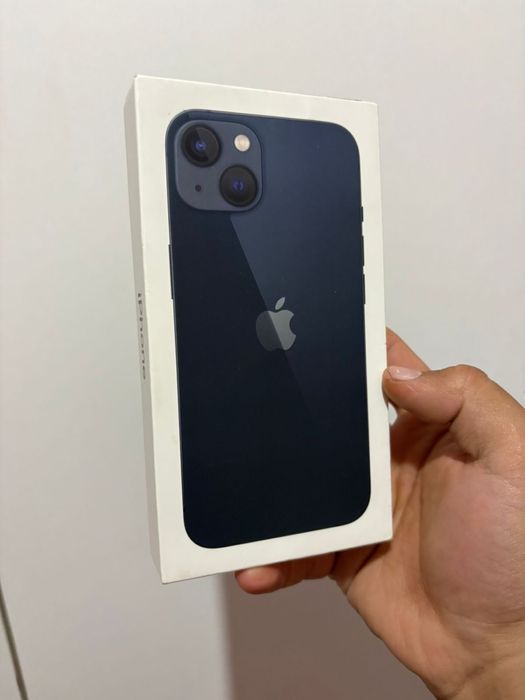 Айфон 13 темно сини