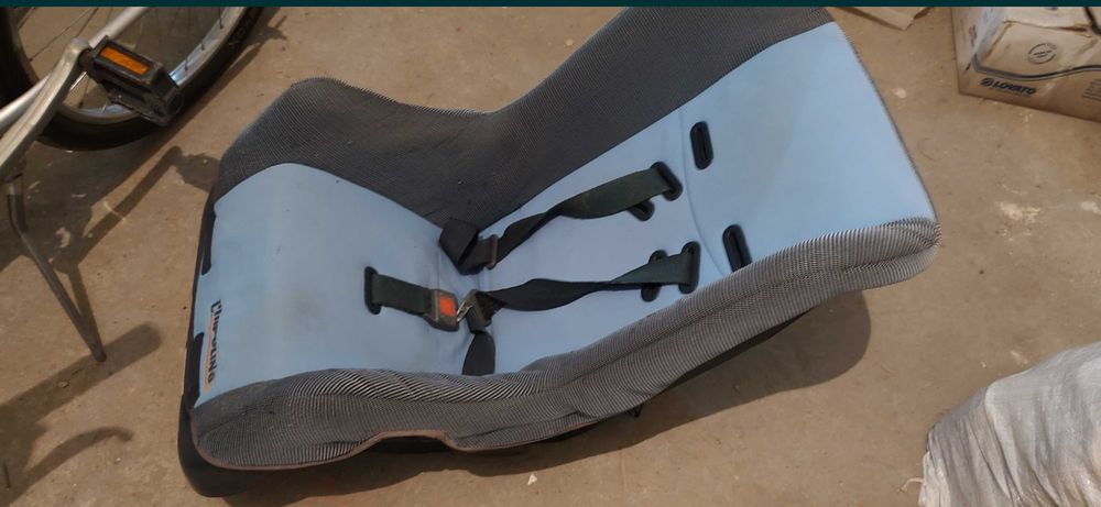 Продавам детска количка и столче за кола