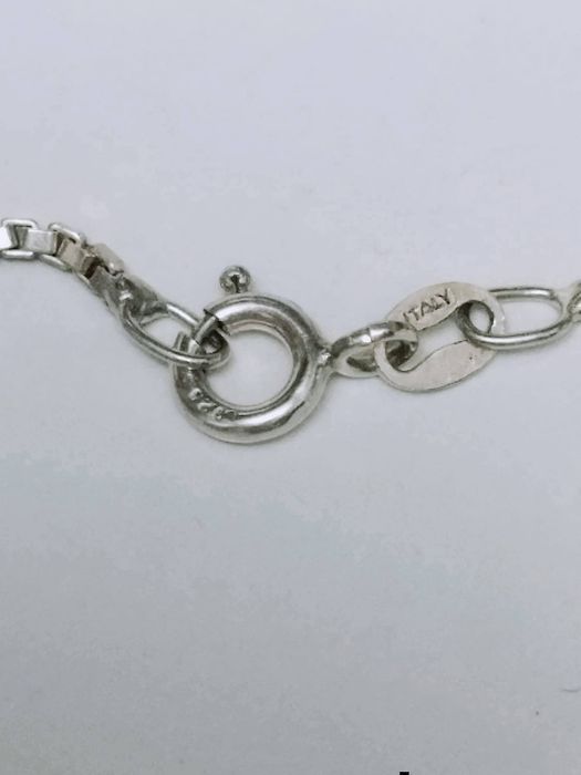 Vechi colier/lant cu pandantiv din argint de 925, in forma de semiluna