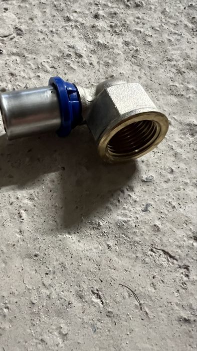 Прес фитинги 16мм 1/2