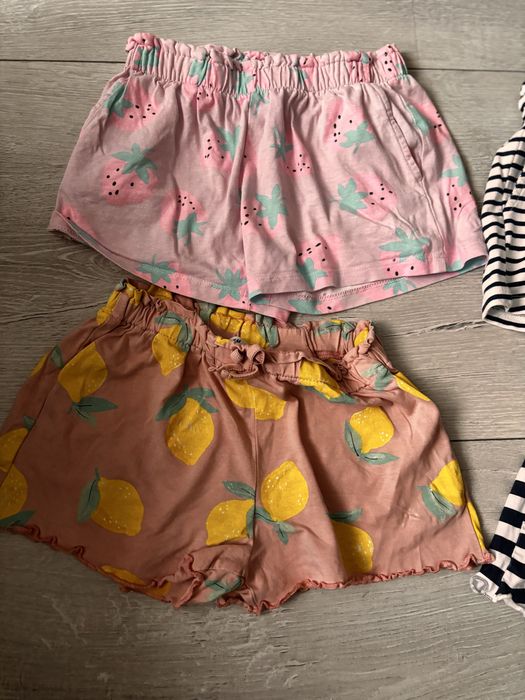 Lot pantaloni scurti h&m 3-4 ani