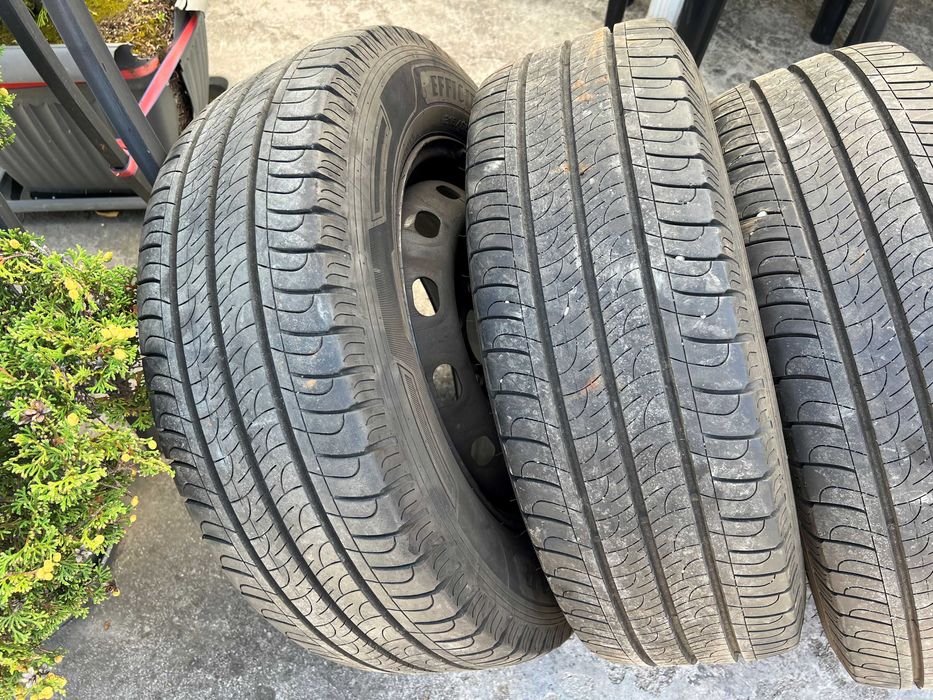 Джанти с гуми 215/65/16C за Nissan NV300/Renault Trafic/Opel Vivaro!