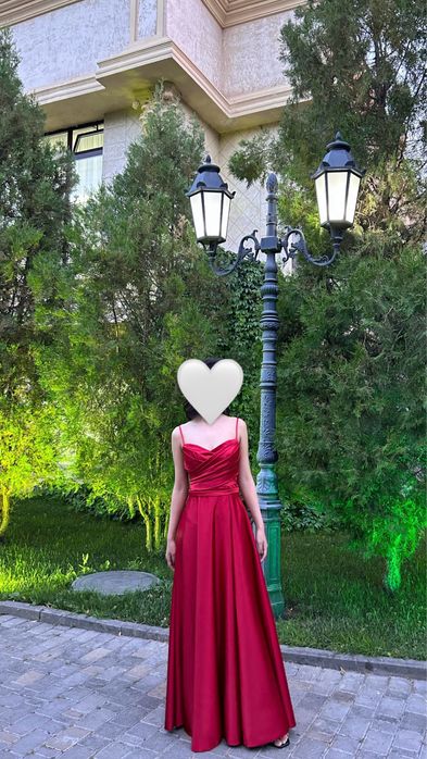 Вечернее платье на банкет