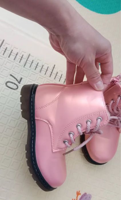 Продам ботинки на девочку